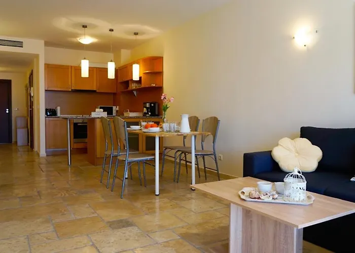 Апартхотел Hc Kaliakria Топола